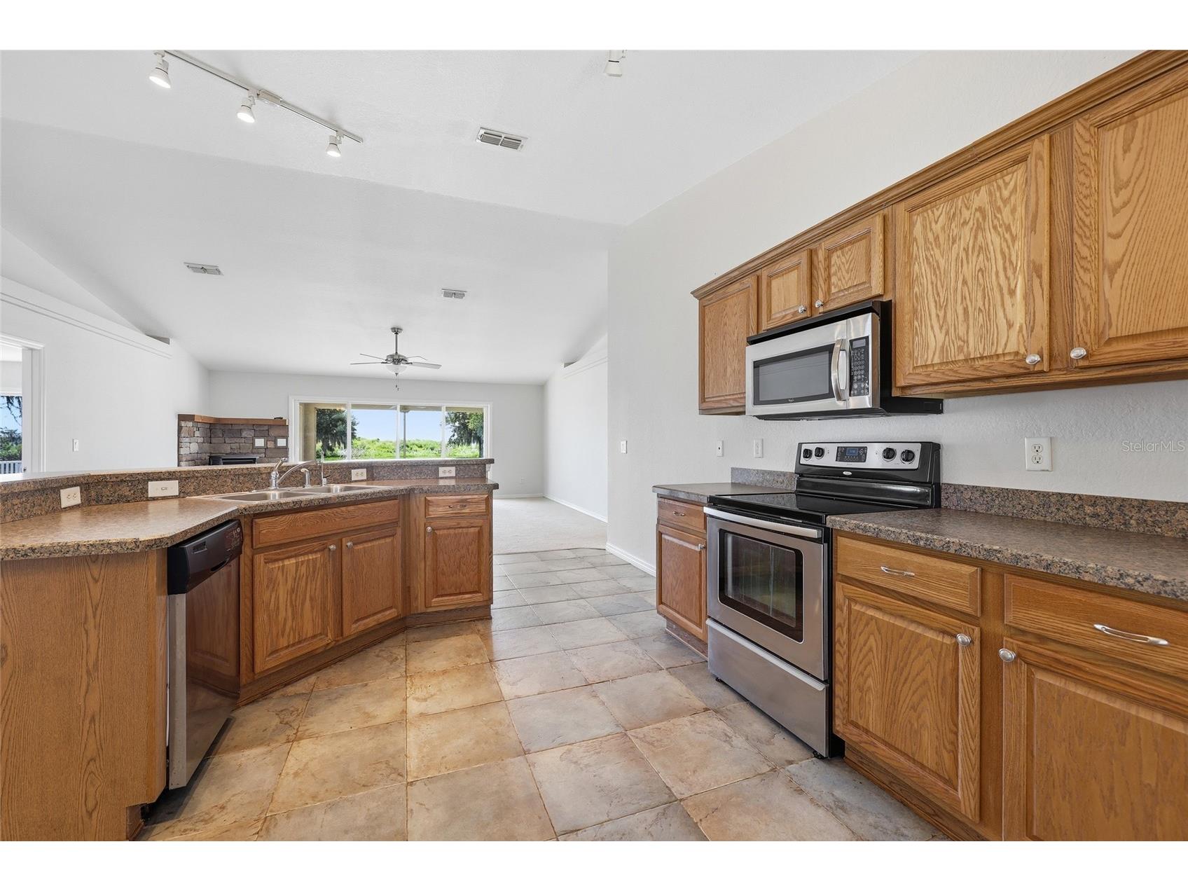 21395 NW 39th Court Micanopy FL 32667 - Orange Lake GC540283 image12