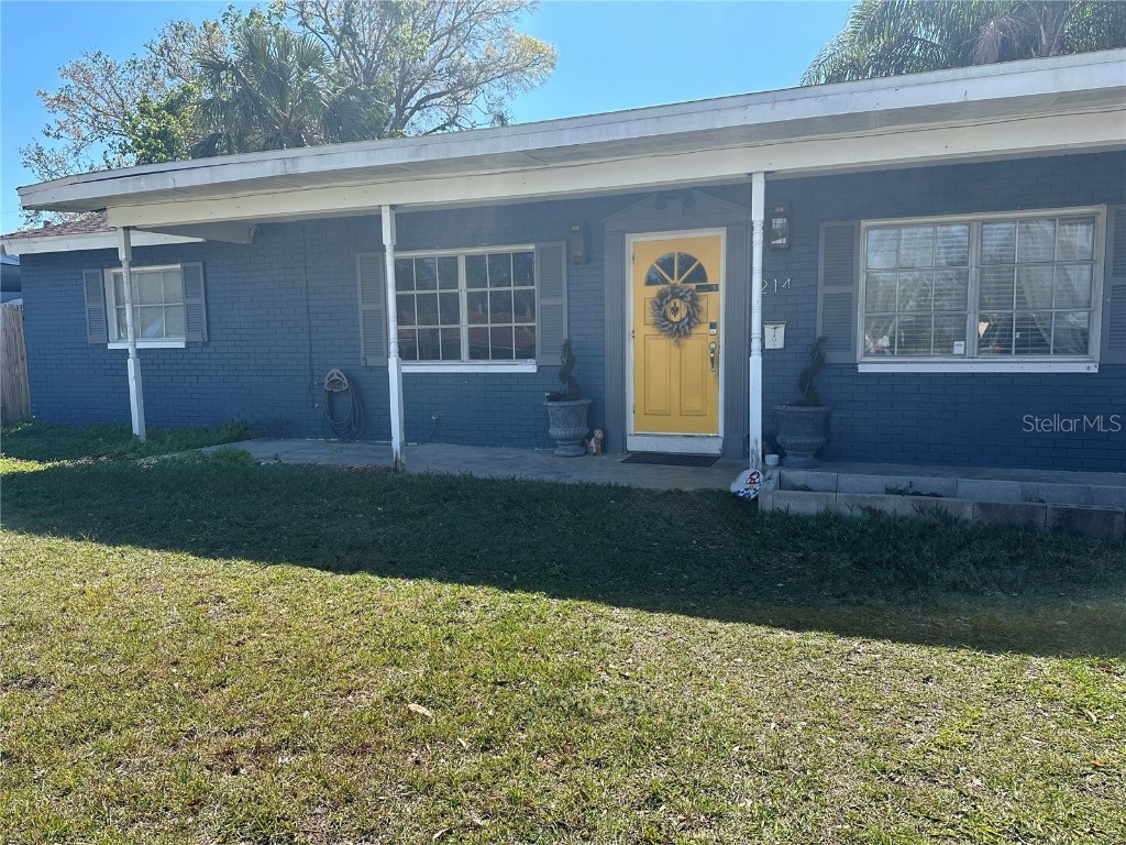 214 45th Avenue NE Saint Petersburg FL 33703 TB8357256 image1