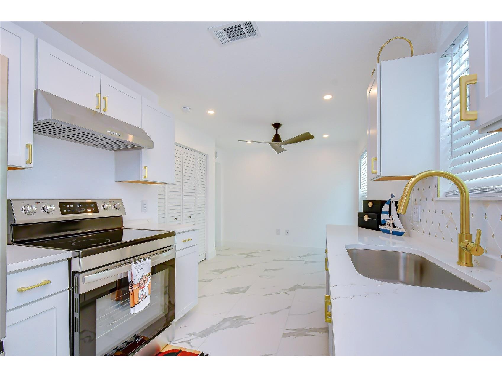 214 8th Avenue Drive W Bradenton FL 34205 TB8519316 image10