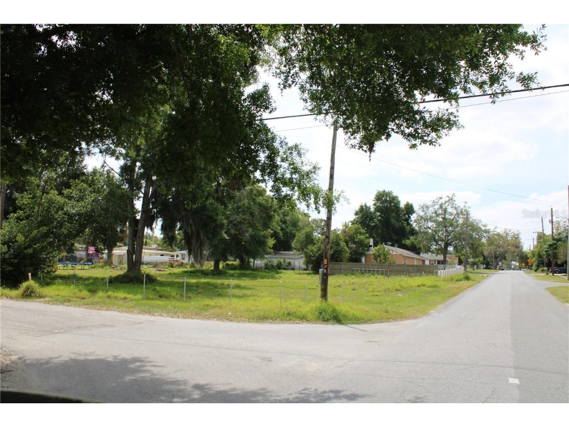 214 Avenue D SE Winter Haven FL 33880 P4929974 image1