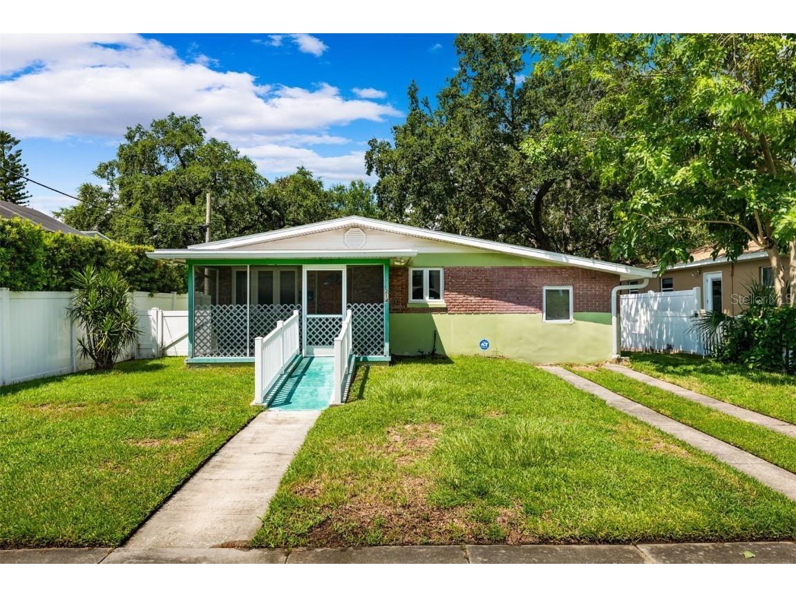 214 Como Street Tampa FL 33606 W7867320 image1