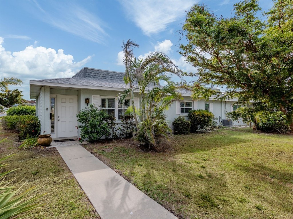 214 Field Avenue E #1 Venice FL 34285 N6136431 image1