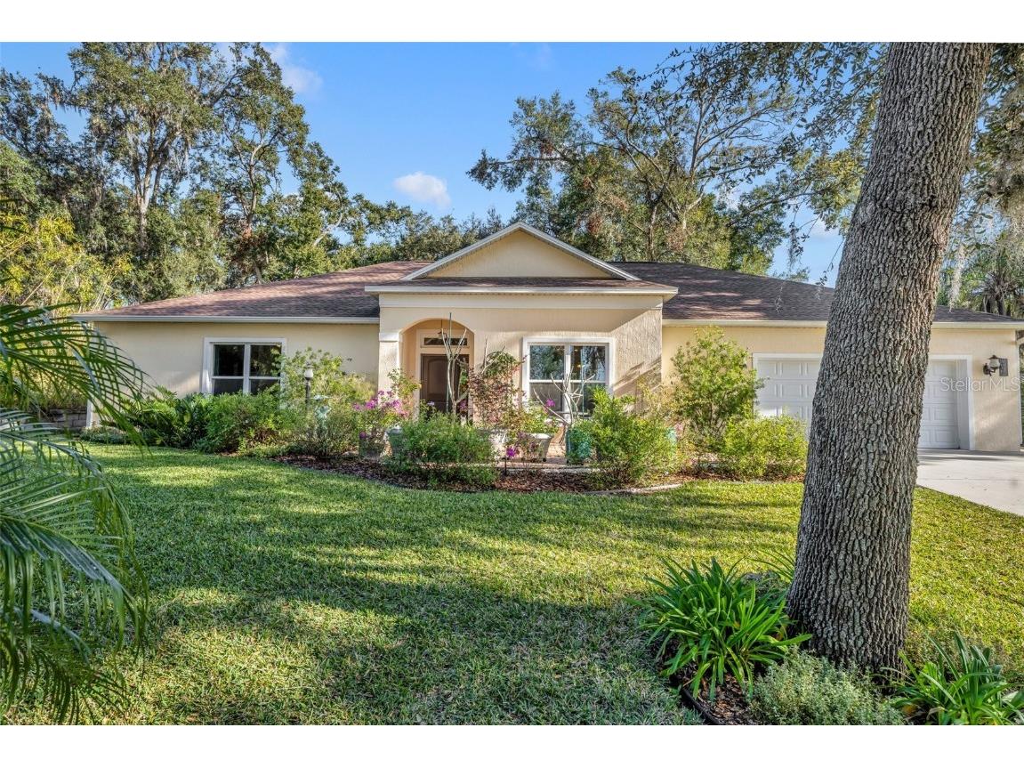 214 Forest Park Lane Lady Lake FL 32159 - LAKE ELLA G5091658 image1