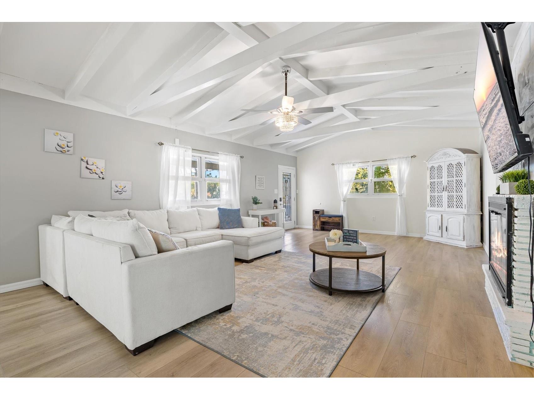 214 Gaines Avenue Sarasota FL 34243 A4688411 image15