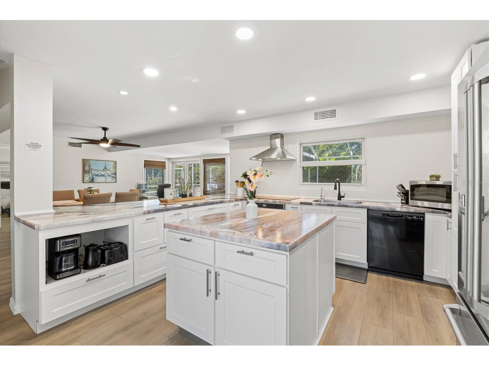 214 Gaines Avenue Sarasota FL 34243 A4688411 image28