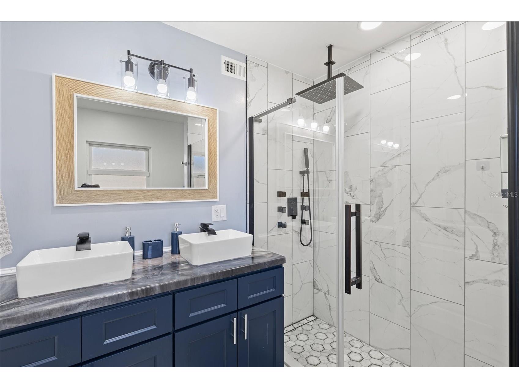 214 Gaines Avenue Sarasota FL 34243 A4688411 image34