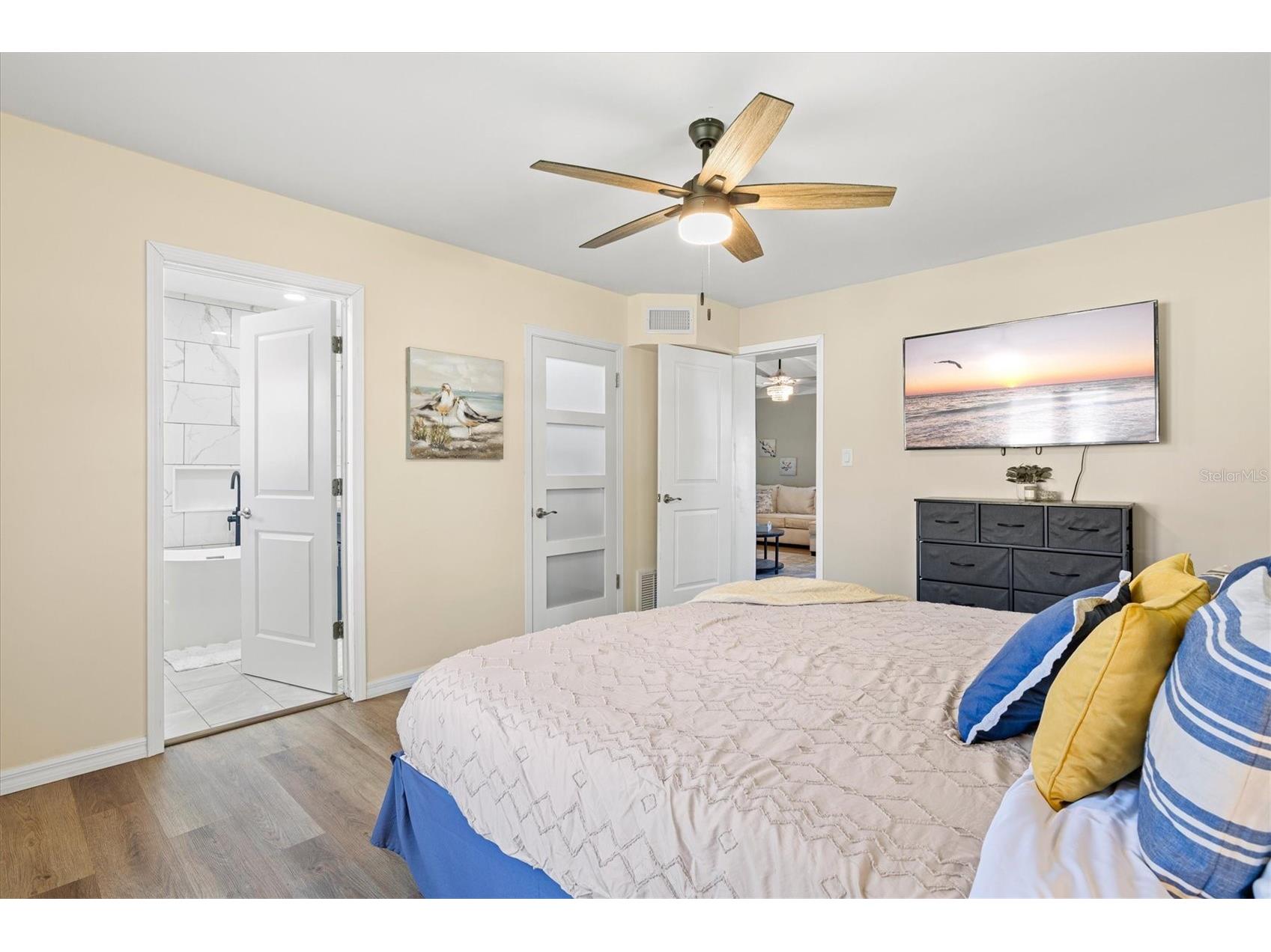 214 Gaines Avenue Sarasota FL 34243 A4688411 image38