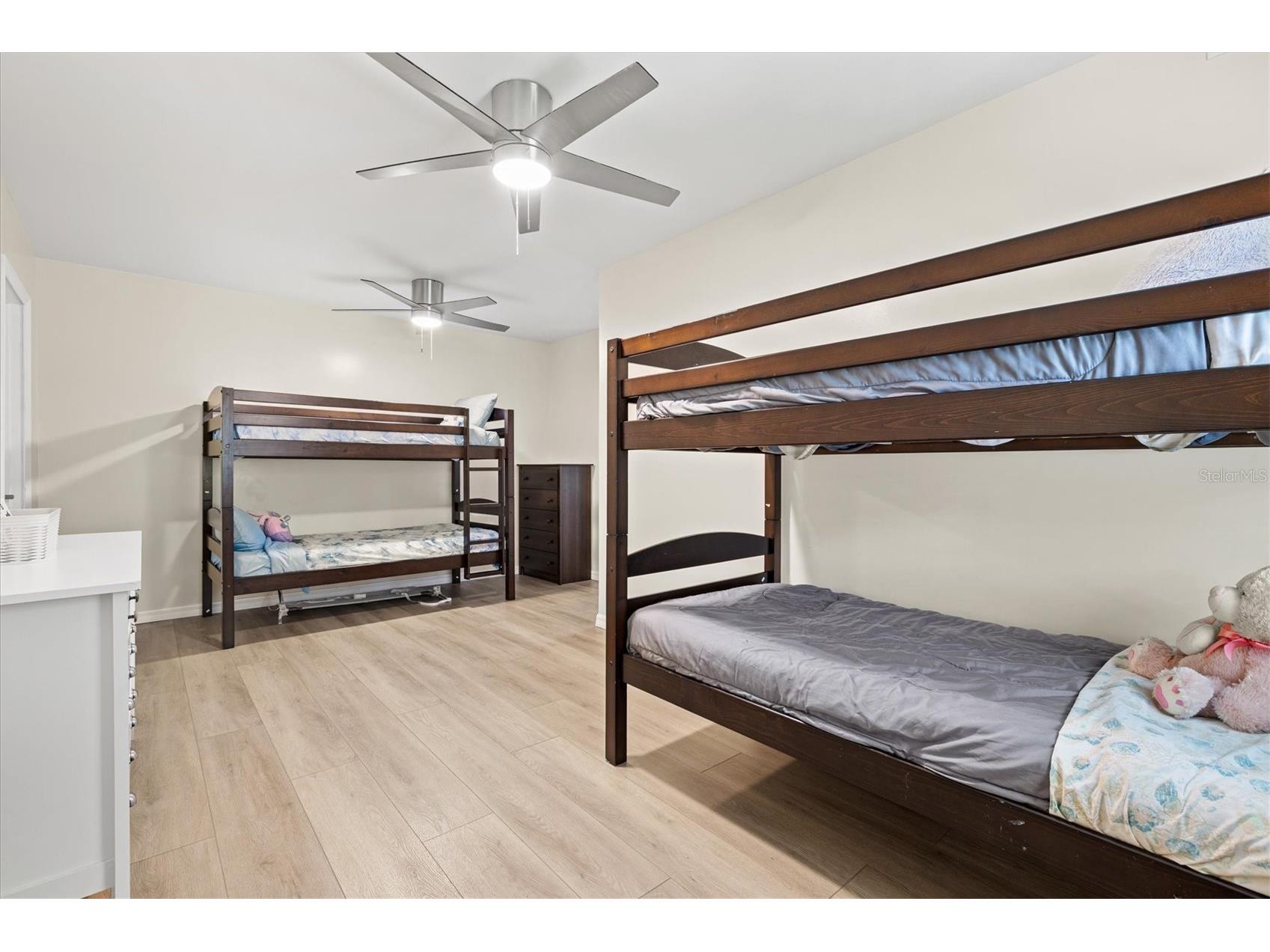 214 Gaines Avenue Sarasota FL 34243 A4688411 image43