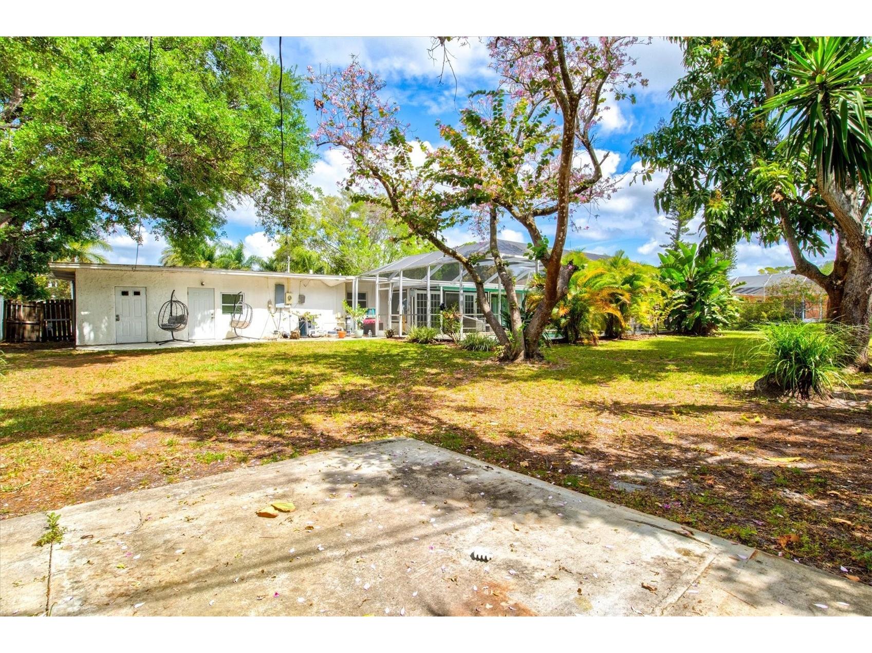 214 Gaines Avenue Sarasota FL 34243 A4688411 image56
