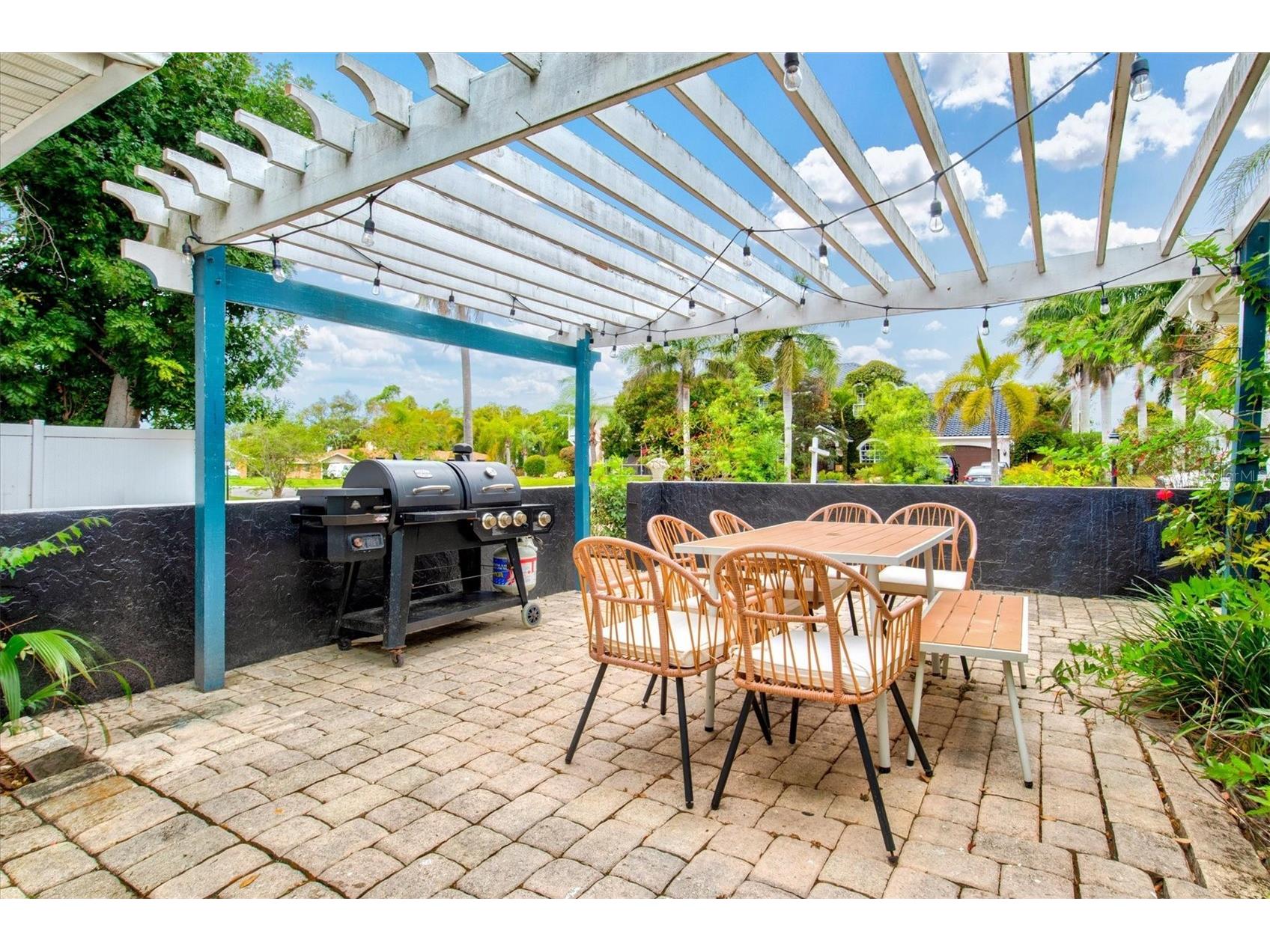 214 Gaines Avenue Sarasota FL 34243 A4688411 image7