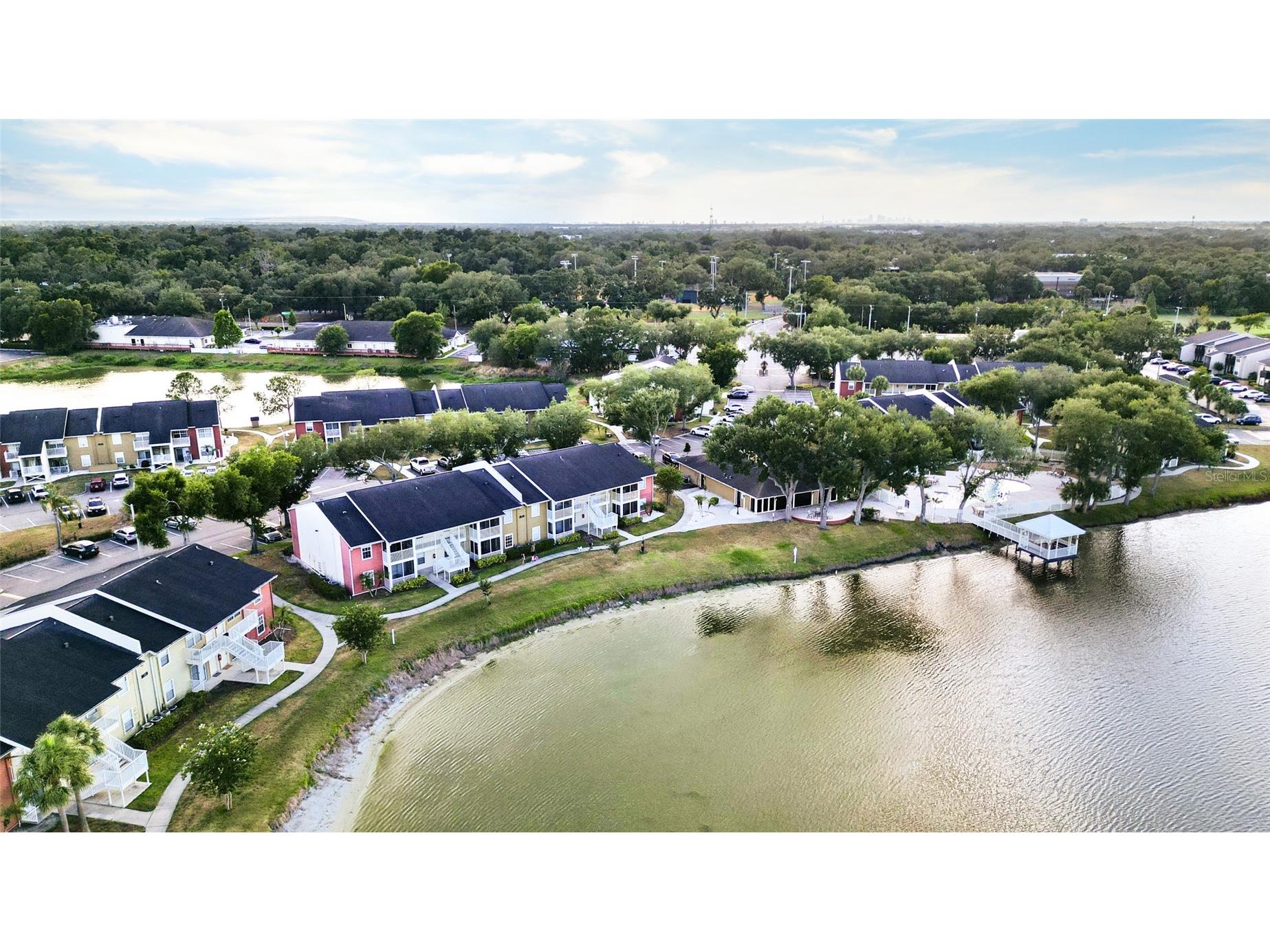214 Lake Parsons Grn #206 Brandon FL 33511 - Lake Hendricks OM725120 image1