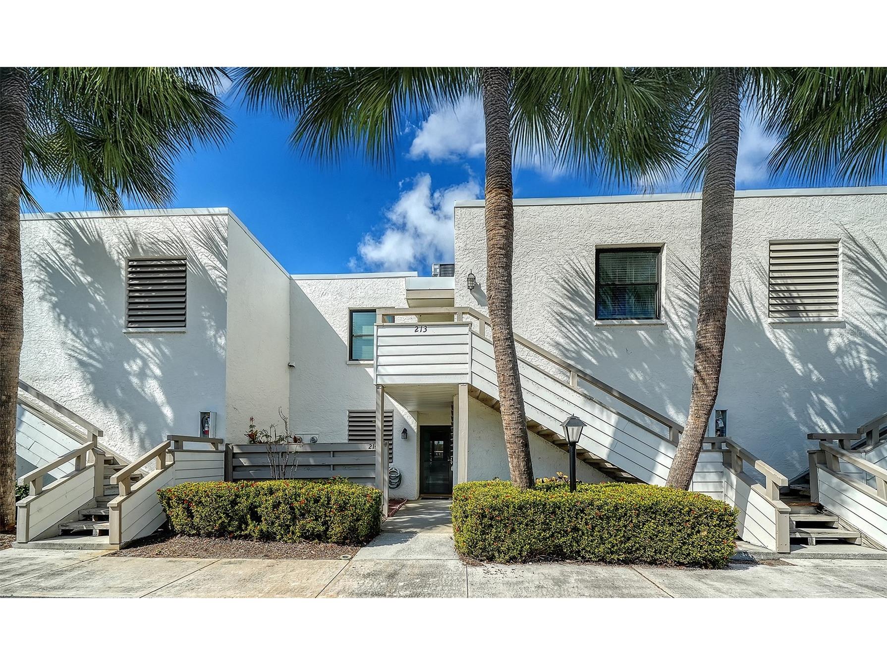 214 Lakewood Drive #214 Bradenton FL 34210 A4682150 image1