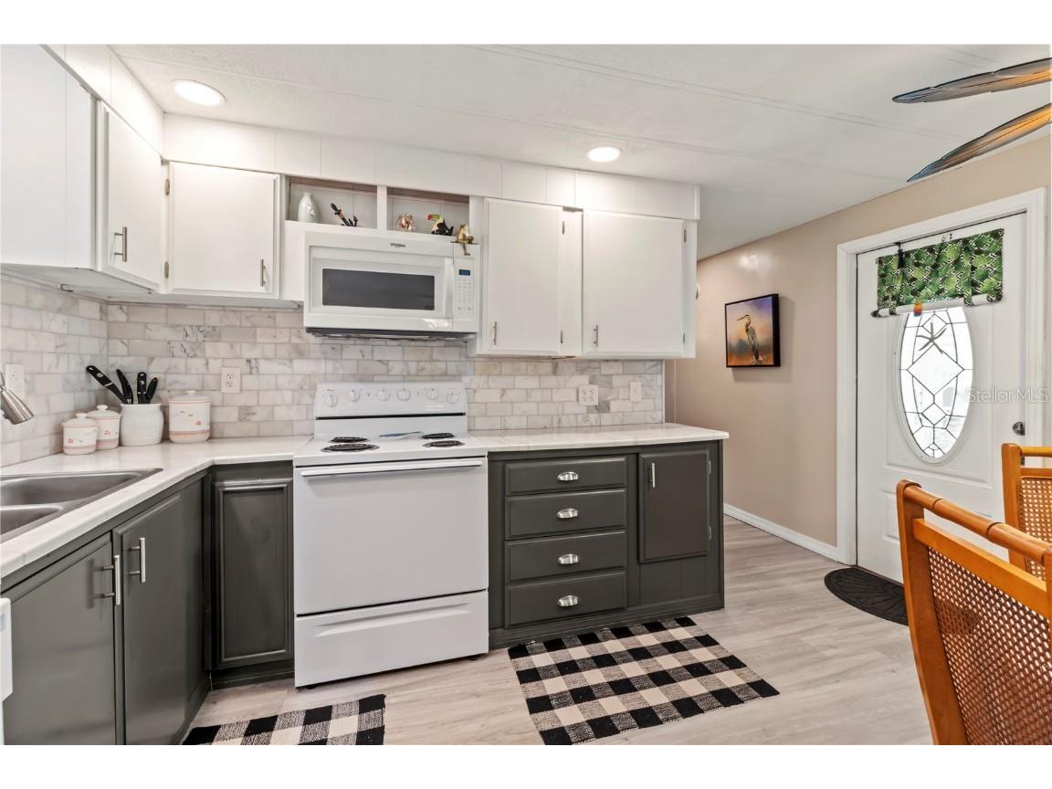 214 Leisure Way Palmetto FL 34221 A4674215 image10