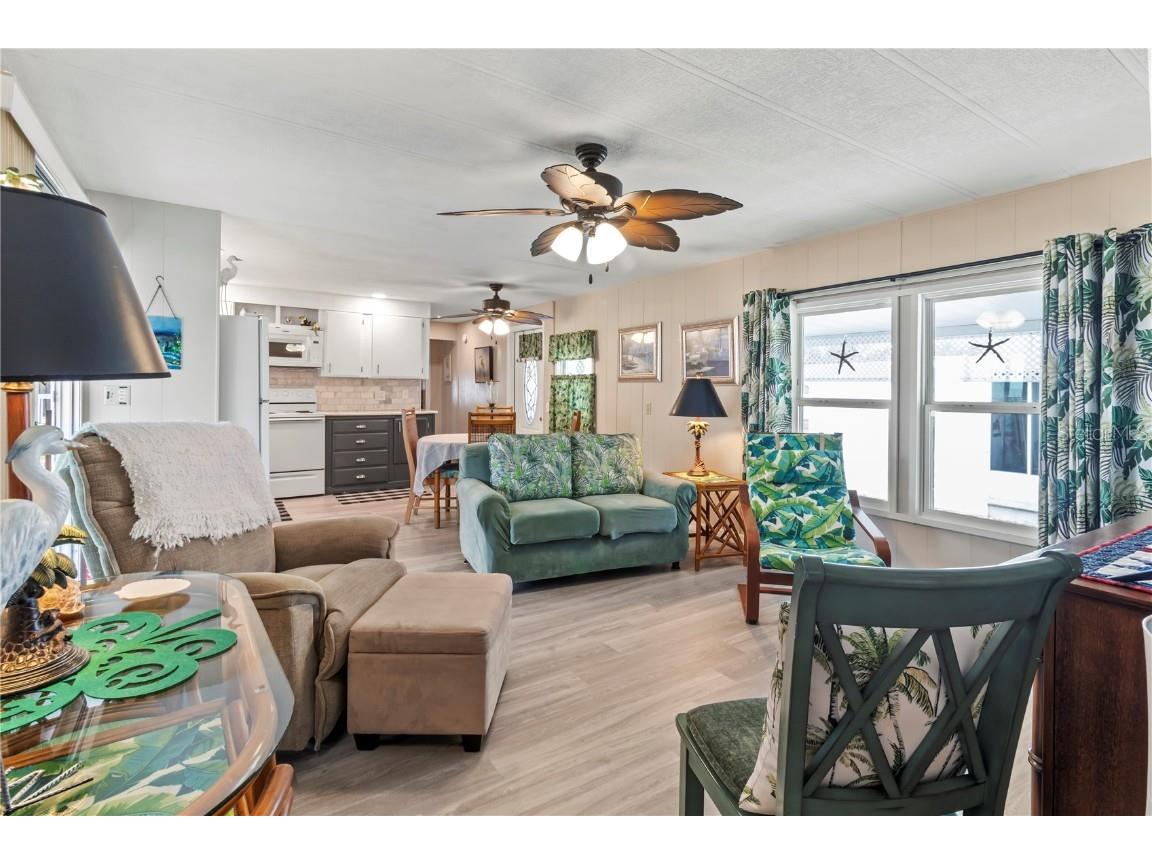 214 Leisure Way Palmetto FL 34221 A4674215 image16