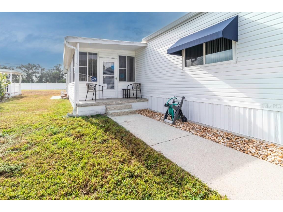 214 Leisure Way Palmetto FL 34221 A4674215 image3