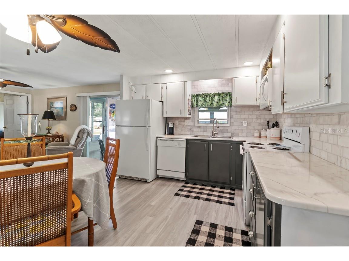 214 Leisure Way Palmetto FL 34221 A4674215 image7