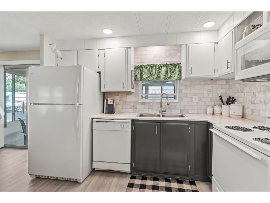 214 Leisure Way Palmetto FL 34221 A4674215 image9