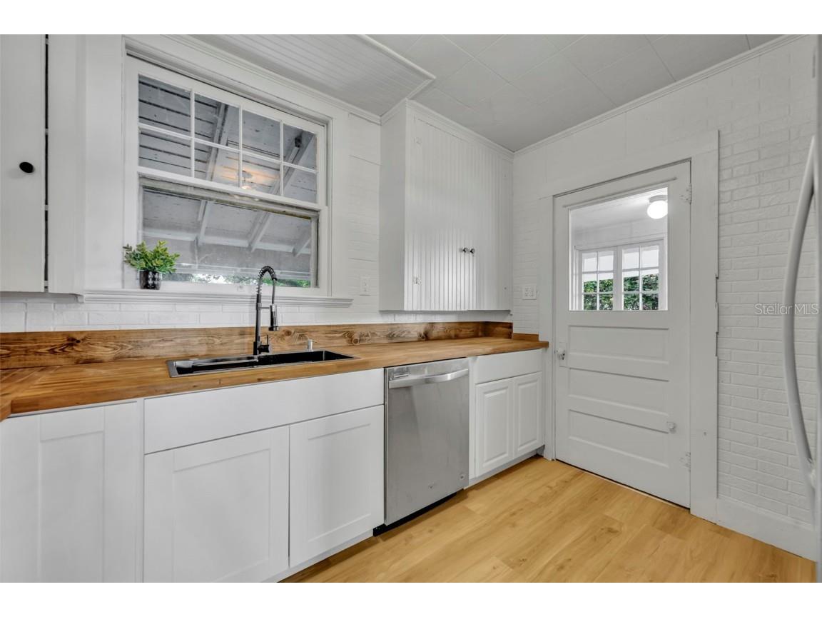 214 N New Hampshire Avenue Tavares FL 32778 O6356656 image12