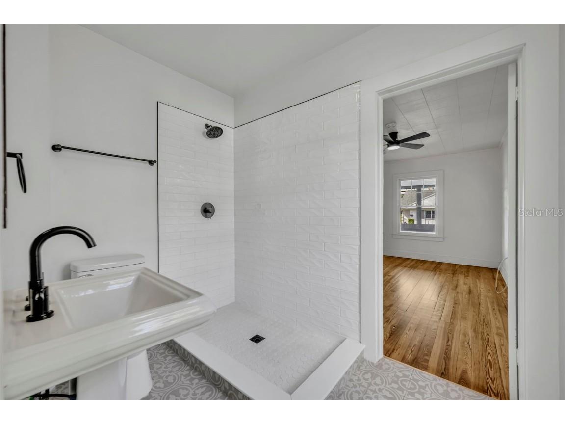 214 N New Hampshire Avenue Tavares FL 32778 O6356656 image18