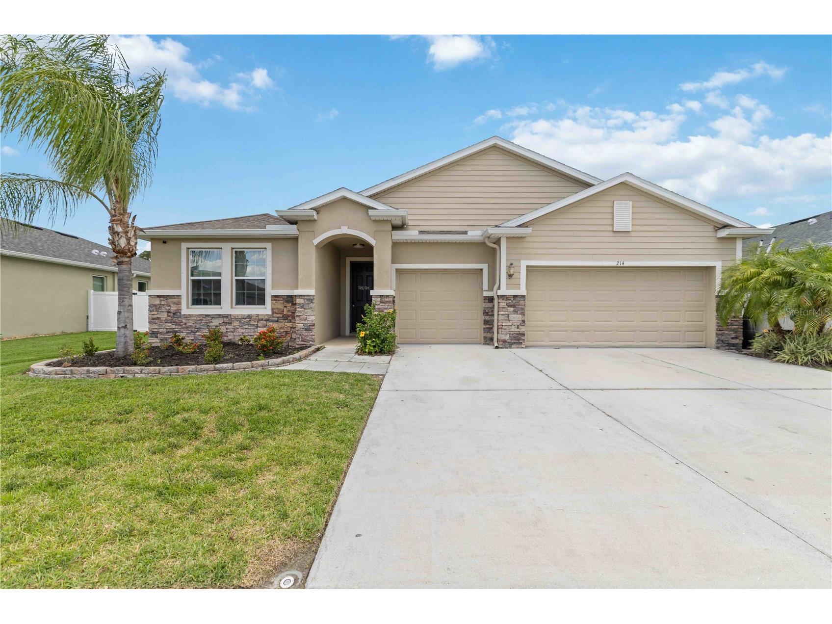 214 Tapa Parish Run Bradenton FL 34212 A4693820 image1