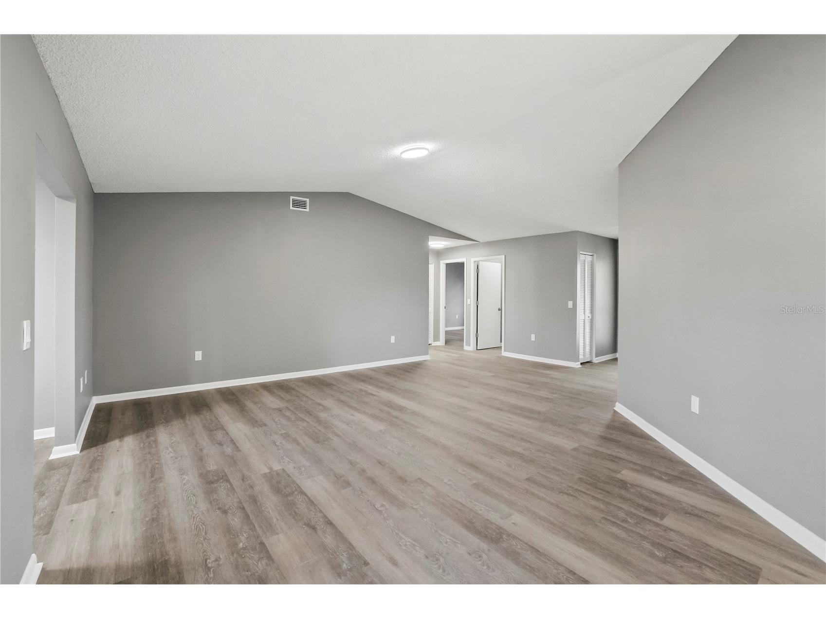 2140 Grand Cypress Drive Lakeland FL 33810 TB8489813 image17