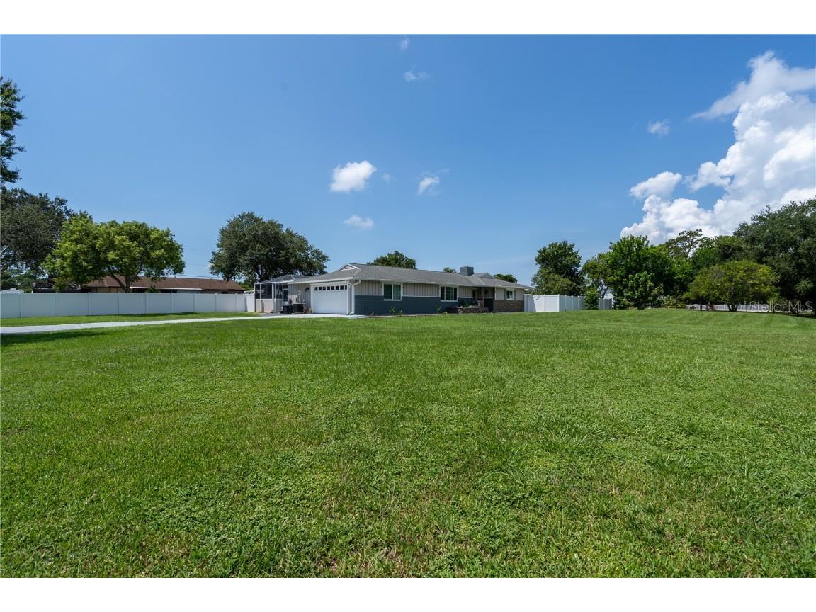 2140 Pinehurst Street Sarasota FL 34231 A4538270 image3