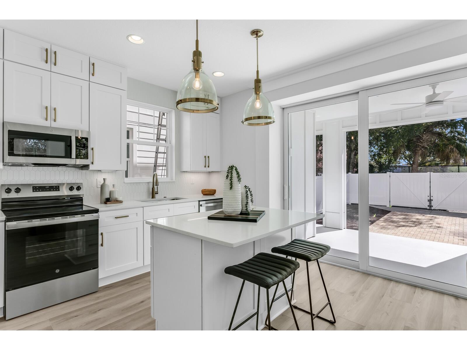 2140 W Chestnut Street Tampa FL 33607 TB8474505 image12