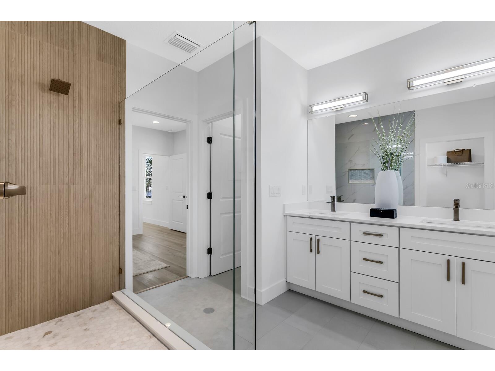 2140 W Chestnut Street Tampa FL 33607 TB8474505 image23