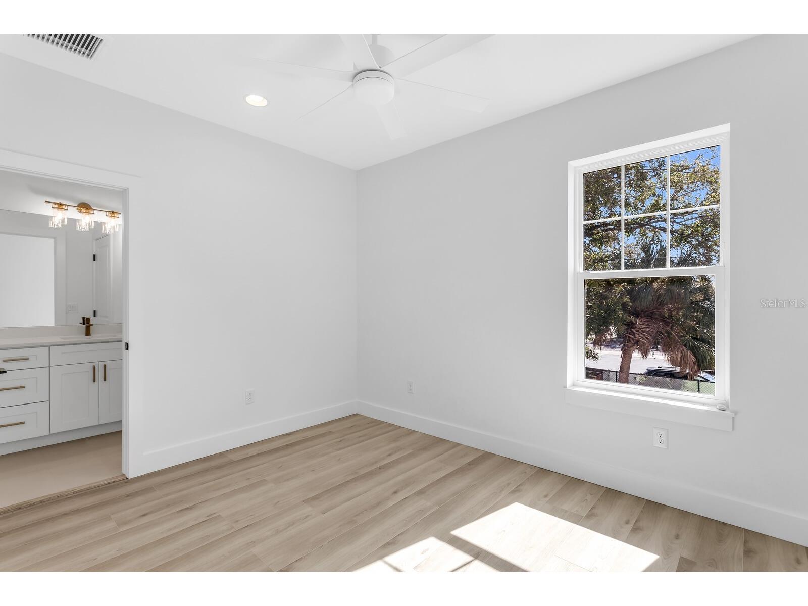 2140 W Chestnut Street Tampa FL 33607 TB8474505 image30