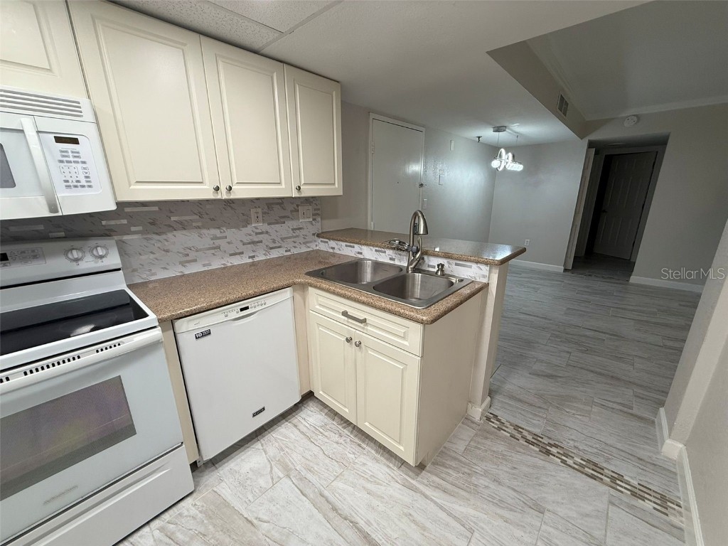 21405 Olean Boulevard #227 Port Charlotte FL 33952 C7514138 image9