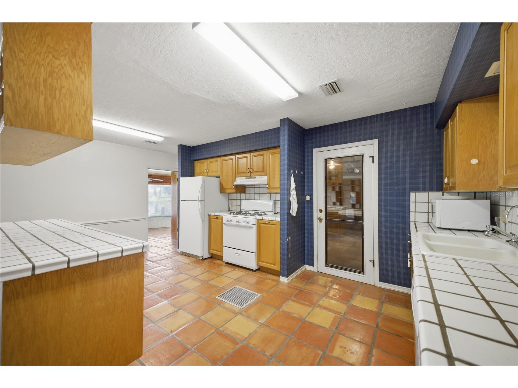 21407 NW 39th Court Micanopy FL 32667 - Orange Lake OM721615 image10