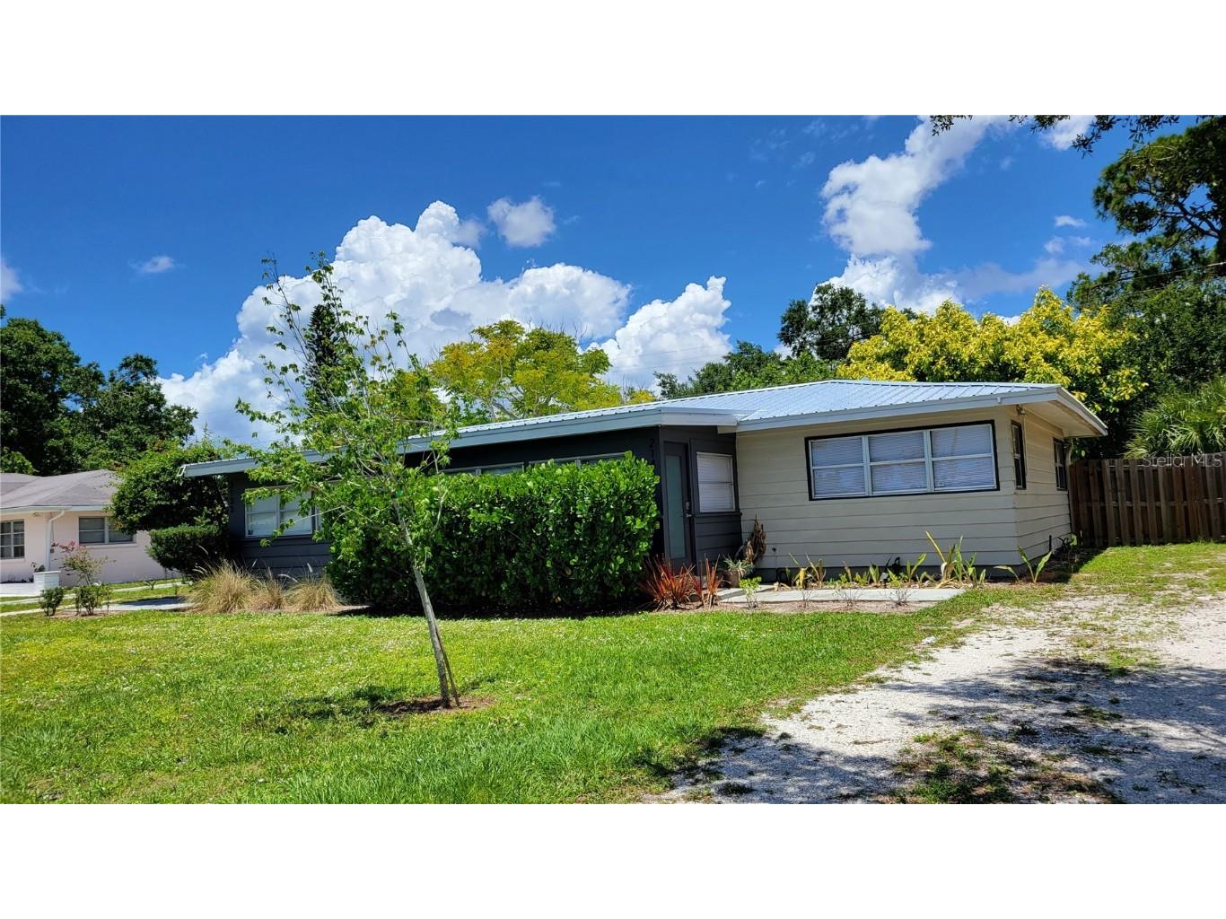 2141 Bay Street Sarasota FL 34237 A4575449 image1