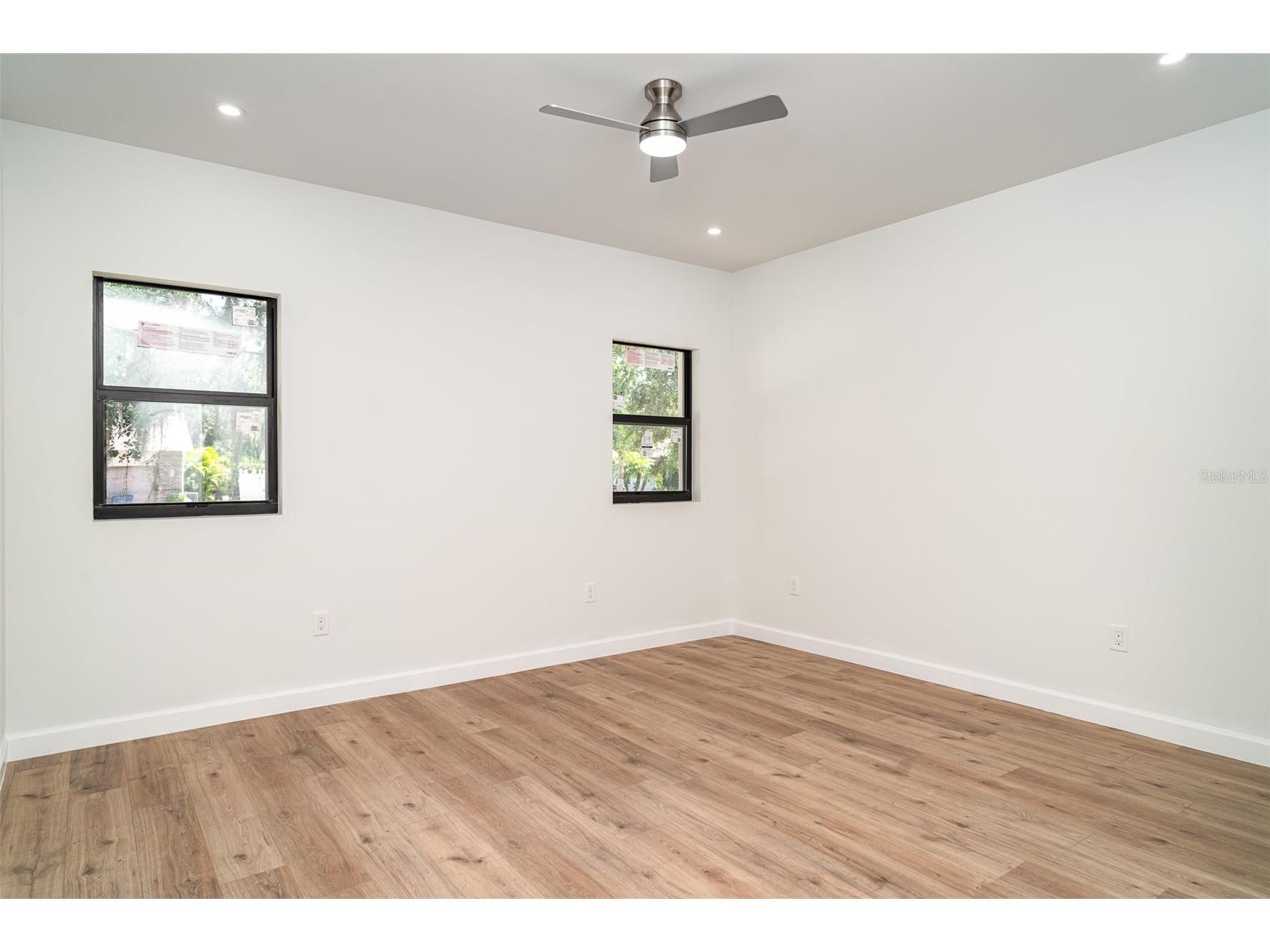 2141 Cork Oak Street Sarasota FL 34232 A4680749 image16