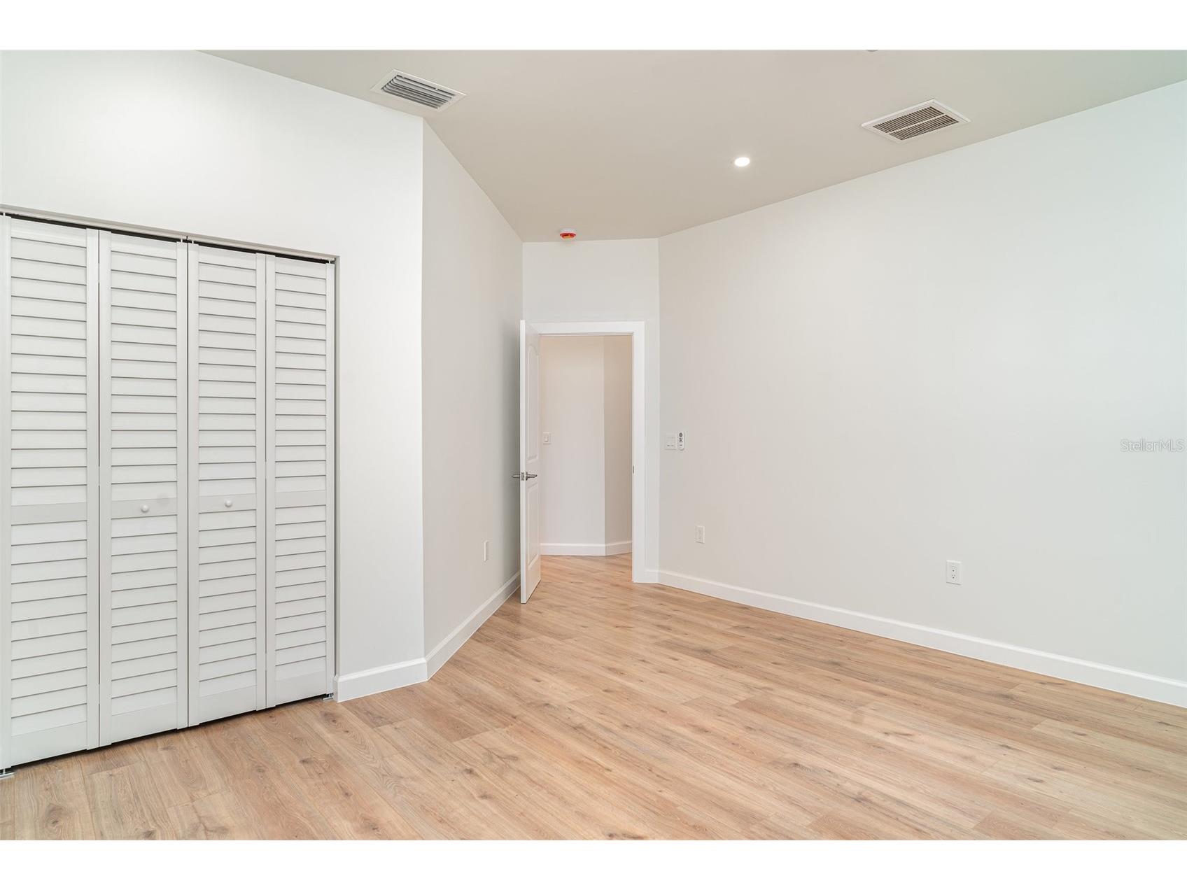 2141 Cork Oak Street Sarasota FL 34232 A4680749 image17