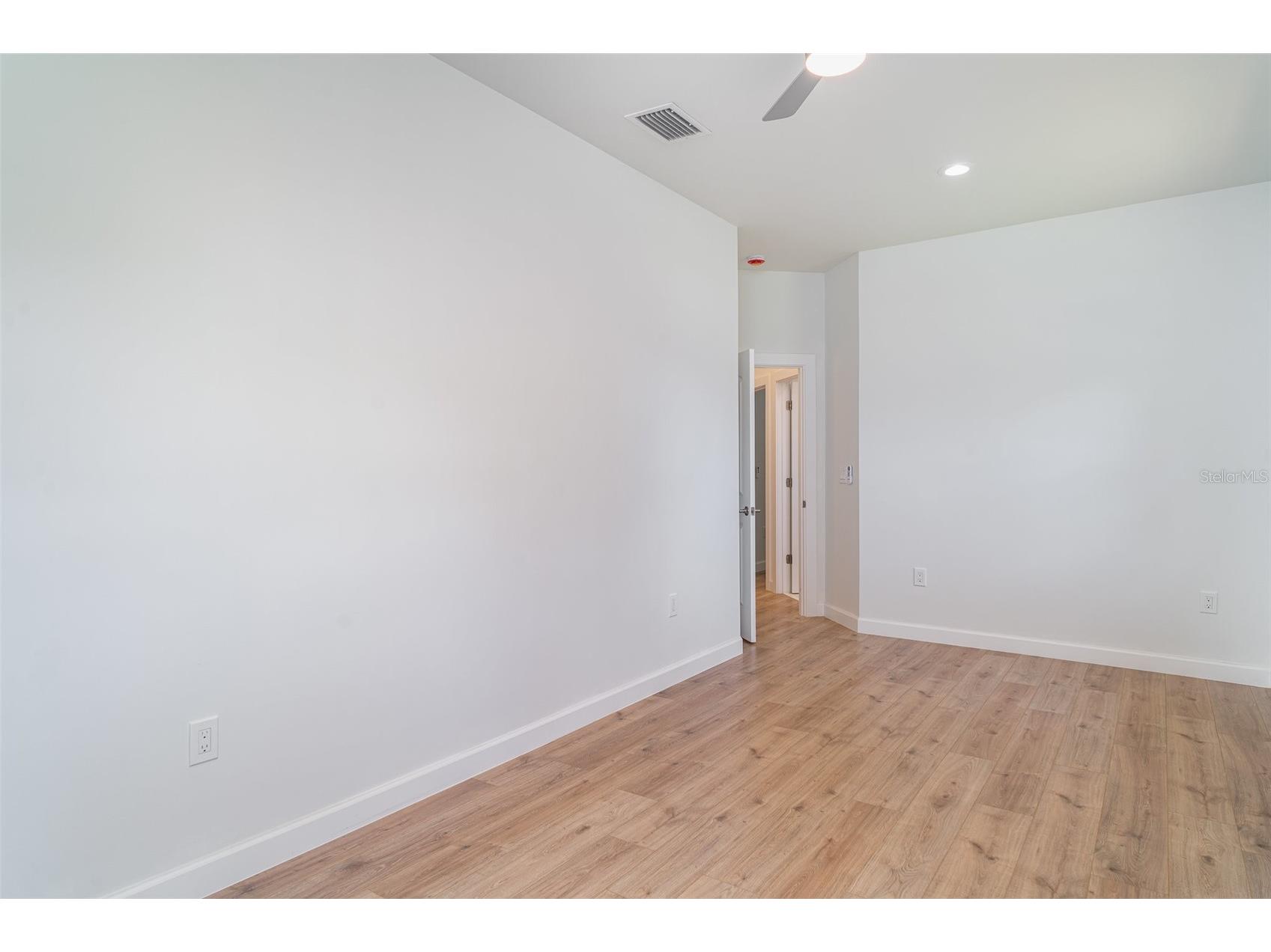 2141 Cork Oak Street Sarasota FL 34232 A4680749 image21