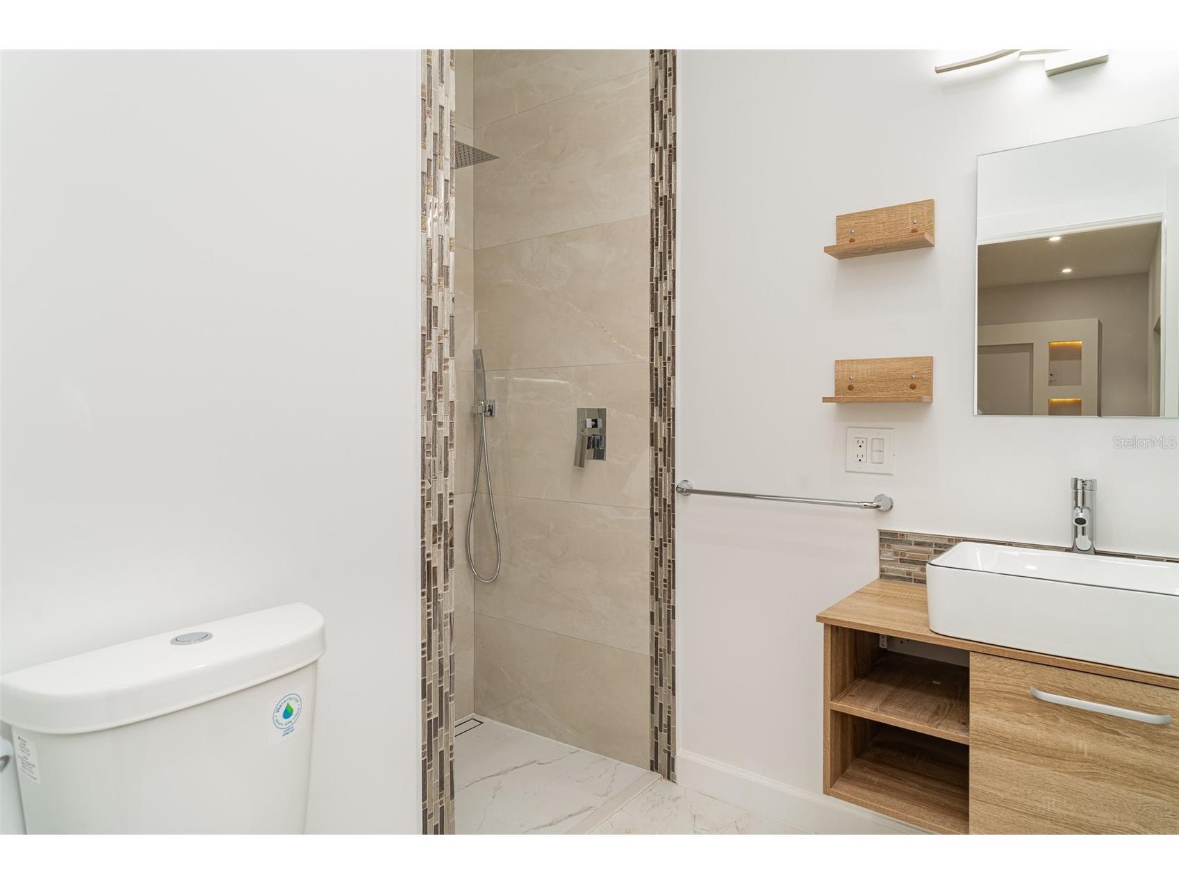 2141 Cork Oak Street Sarasota FL 34232 A4680749 image22