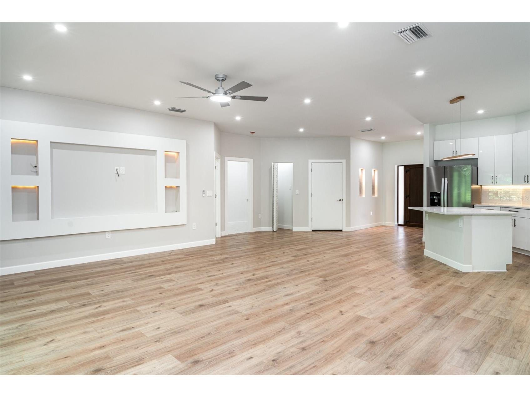 2141 Cork Oak Street Sarasota FL 34232 A4680749 image6