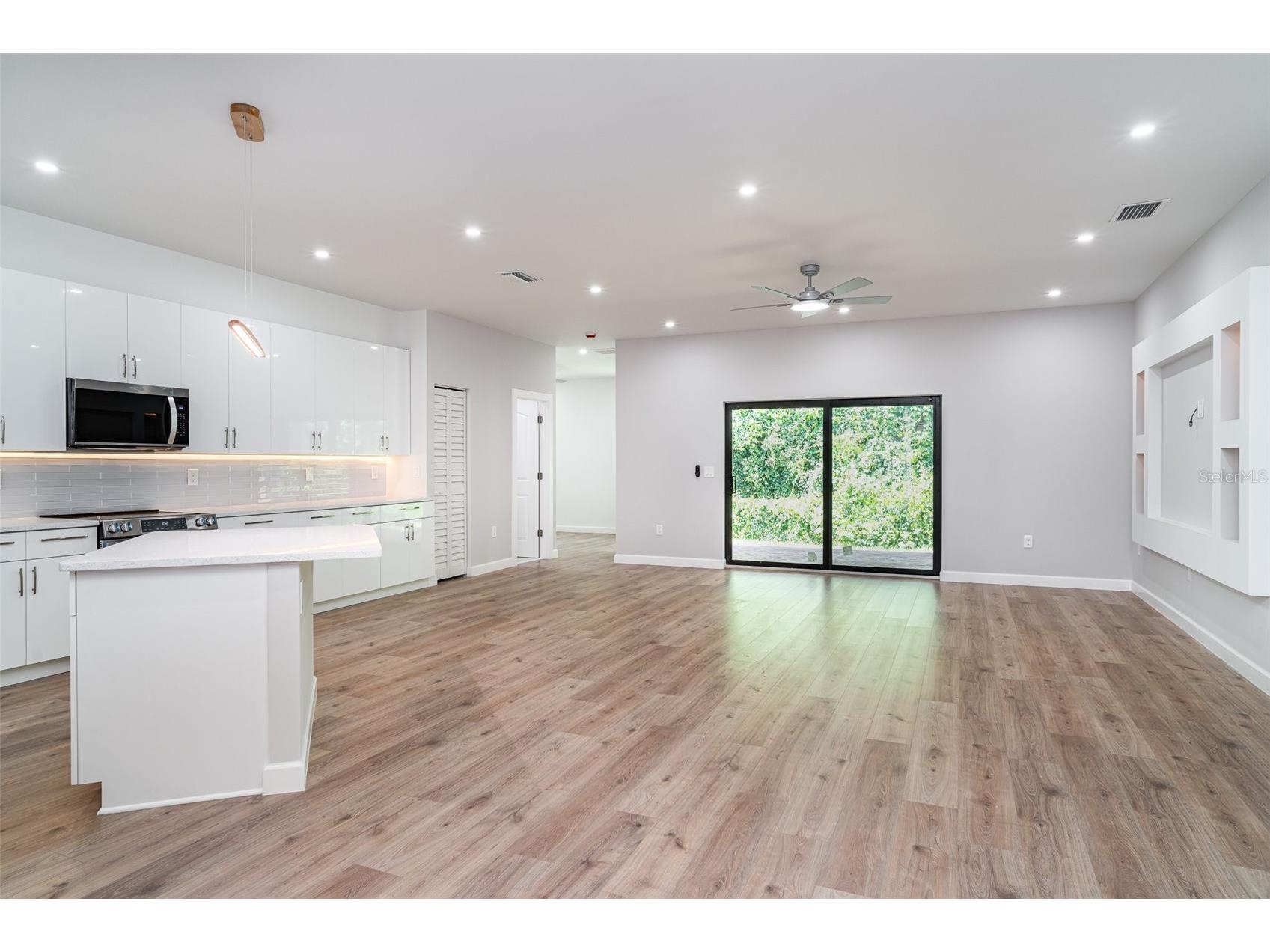 2141 Cork Oak Street Sarasota FL 34232 A4680749 image7