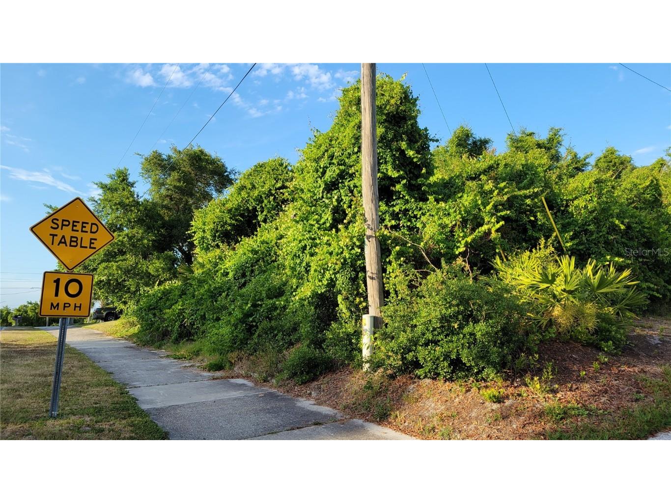 2141 E Old Mill Drive Deltona FL 32725 V4935896 image1