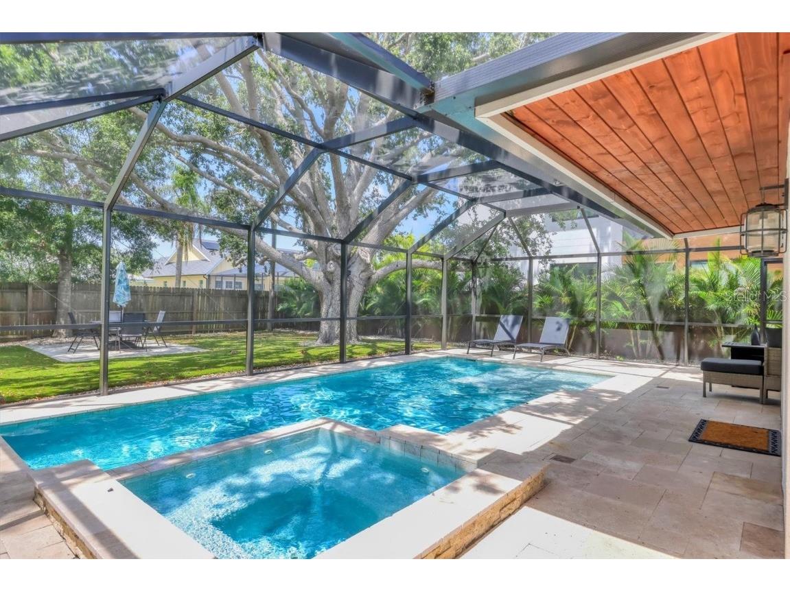 2141 Hyde Park Street Sarasota FL 34239 A4655596 image1