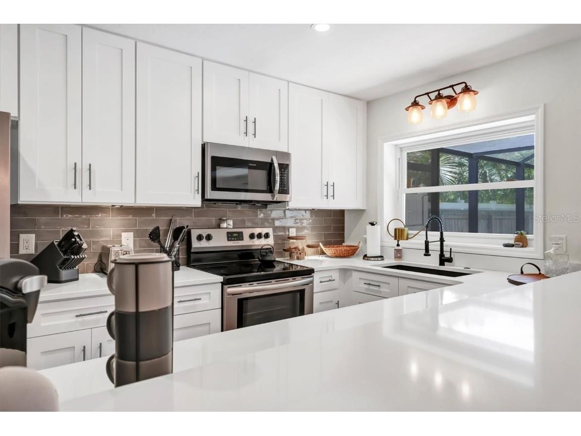 2141 Hyde Park Street Sarasota FL 34239 A4655596 image10