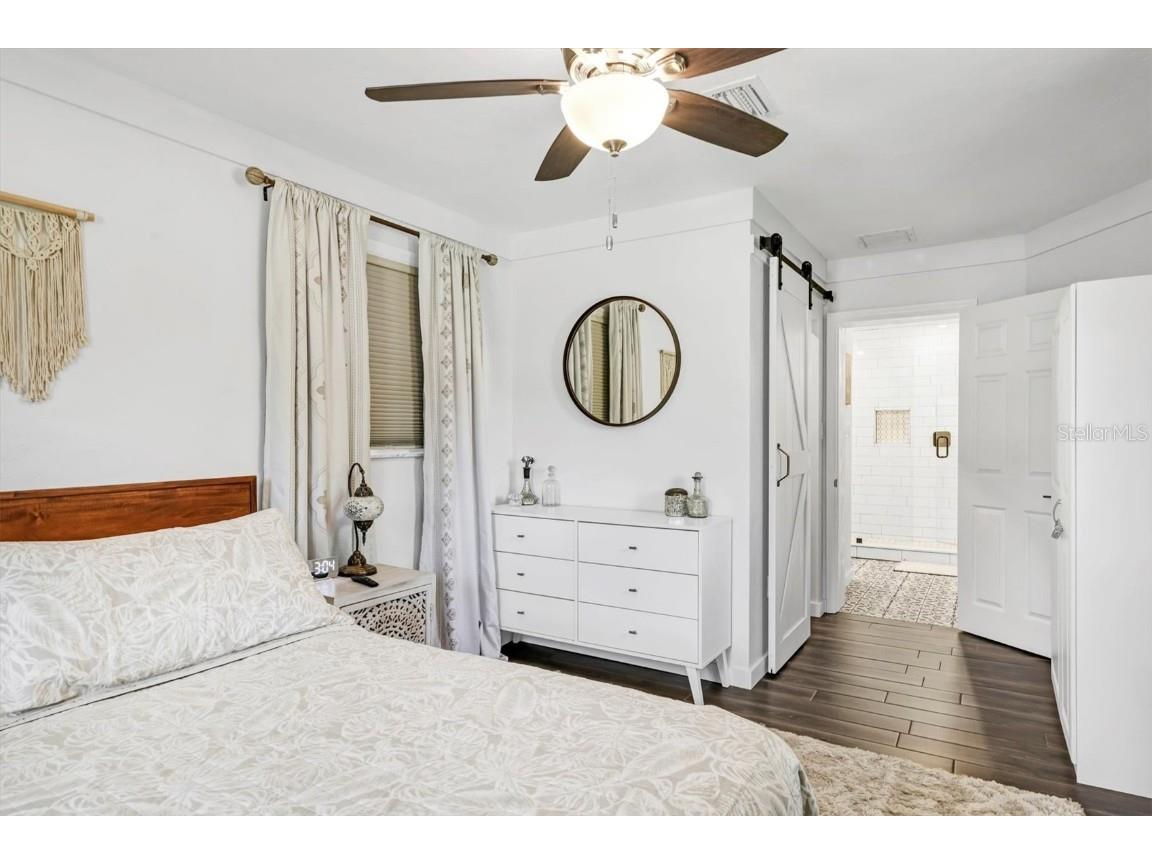 2141 Hyde Park Street Sarasota FL 34239 A4655596 image18