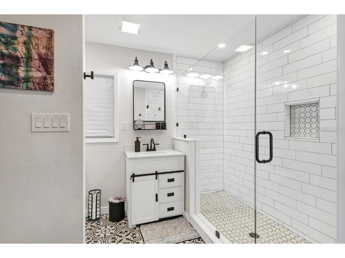 2141 Hyde Park Street Sarasota FL 34239 A4655596 image19