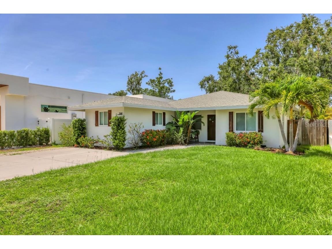 2141 Hyde Park Street Sarasota FL 34239 A4655596 image2