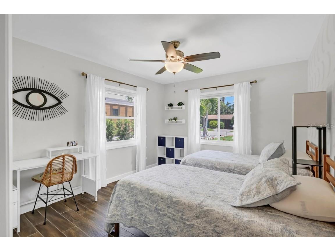 2141 Hyde Park Street Sarasota FL 34239 A4655596 image21