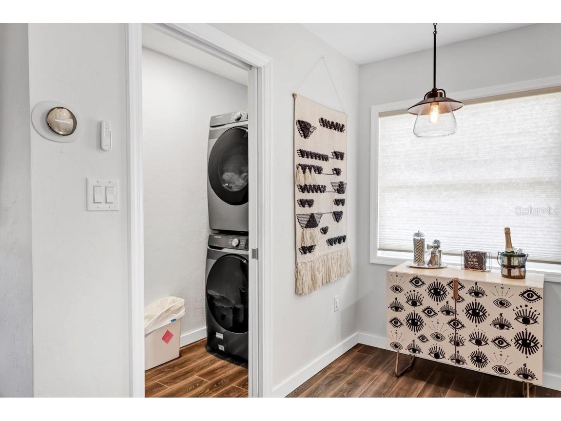 2141 Hyde Park Street Sarasota FL 34239 A4655596 image25