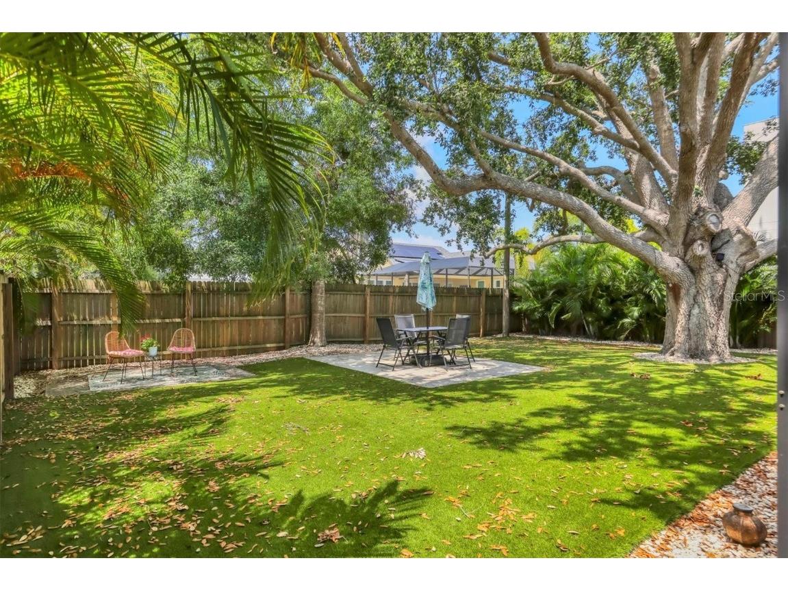 2141 Hyde Park Street Sarasota FL 34239 A4655596 image31