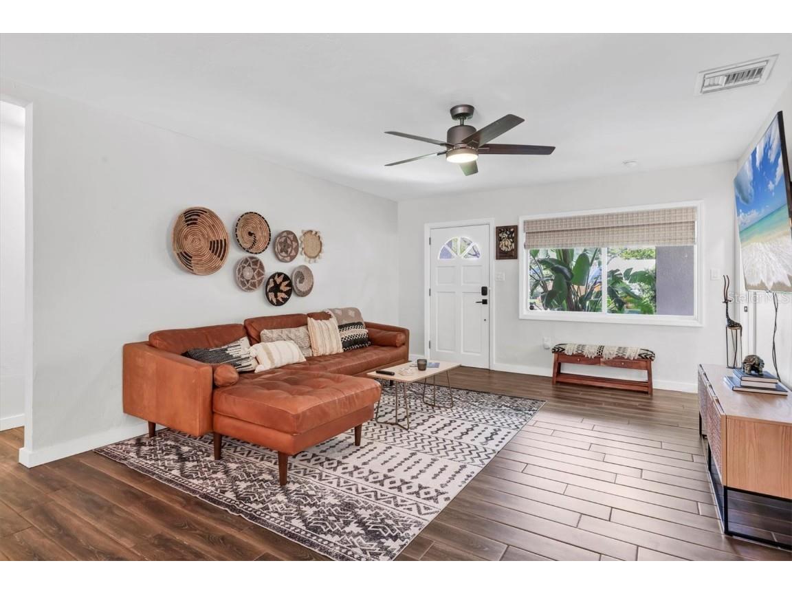 2141 Hyde Park Street Sarasota FL 34239 A4655596 image7