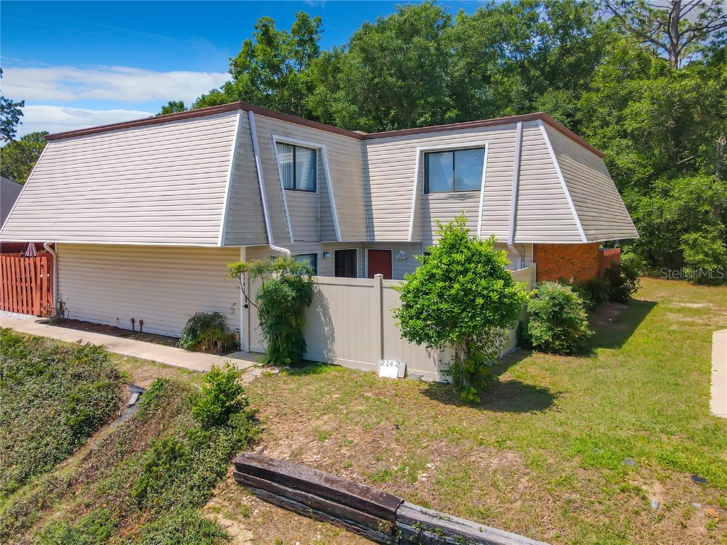 2142 NE 45th Avenue #2 Ocala FL 34470 O6107821 image1