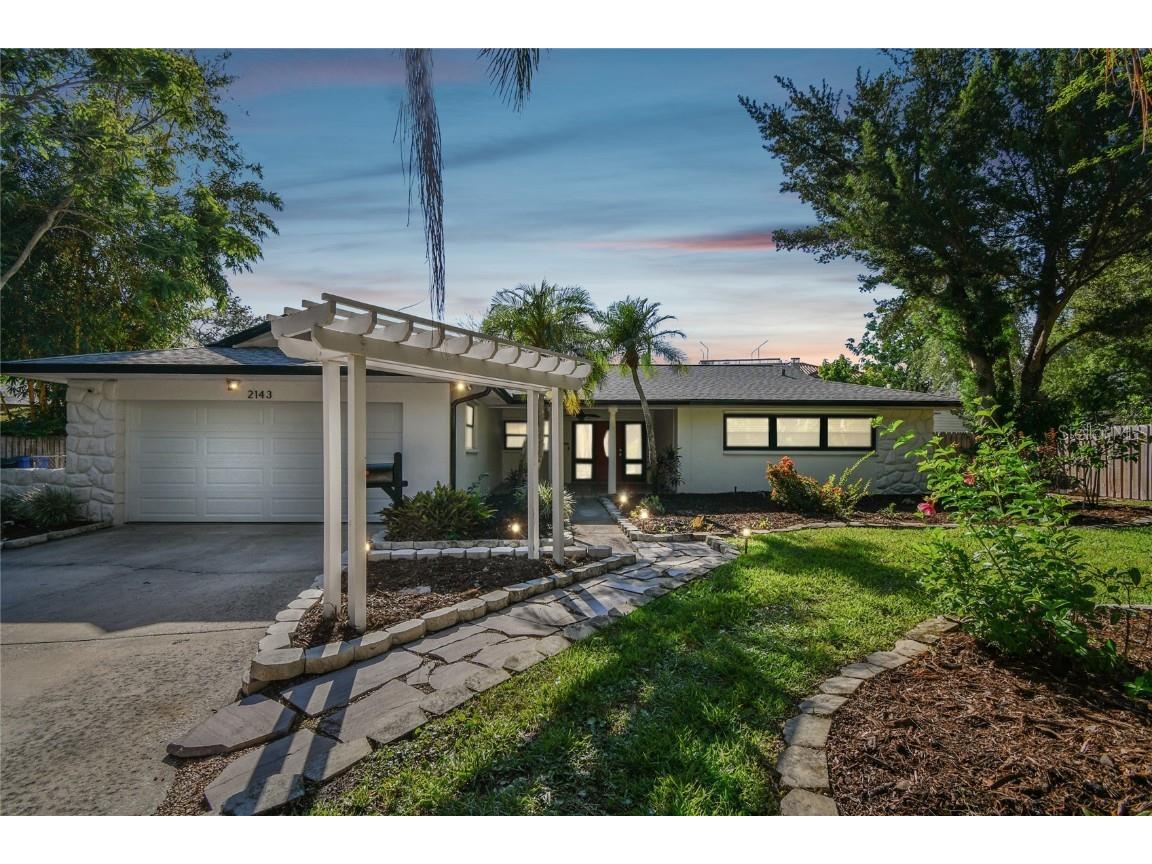 2143 Inner Circle S Saint Petersburg FL 33712 U8202715 image1